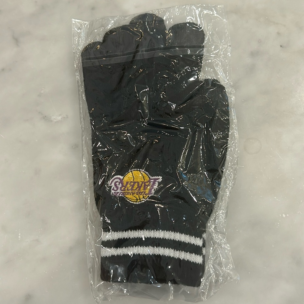 NWT LAKERS GLOVES